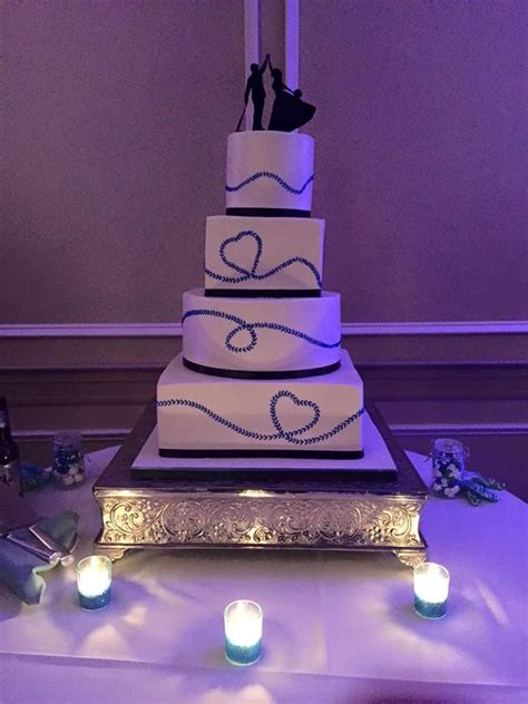 Qt cakes sioux falls sd wedding cake; The best wedding cake ever! Designed by a Desserts by Dana ...
