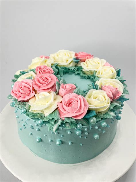 Grandma Loves Flowers Made A Pipped Rose Flower Cake For Her 86th