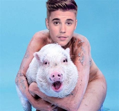 Miley Cyrus posta foto de Justin Bieber pelado e abraçando um porco