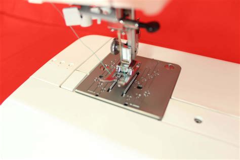 Elna Explore 240 Sewing Machine Vacuumsrus