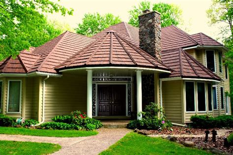 Just make sure no concentrated loads from beams or girder trusses land over the door opening; Top 15 Roof Types, Plus Their Pros & Cons - Read Before ...