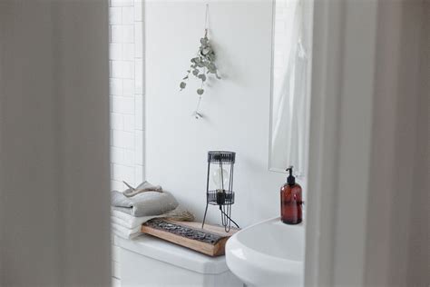 5 Affordable Ways To Spruce Up Your Bathroom This Spring — Abigail Green