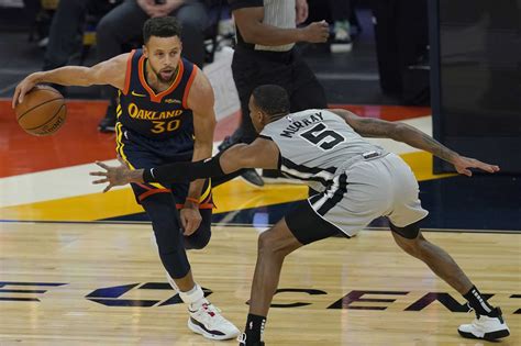 Triple Take Steph Curry Is Back To Being Steph Curry As Warriors Rout The Spurs
