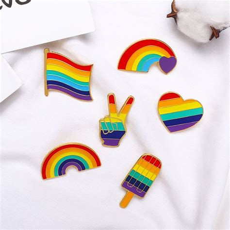 Lgbt Design Rainbow Pins Brooch Creative Heart Finger Flag Rainbow Metal Pin Gay Lesbian Pride
