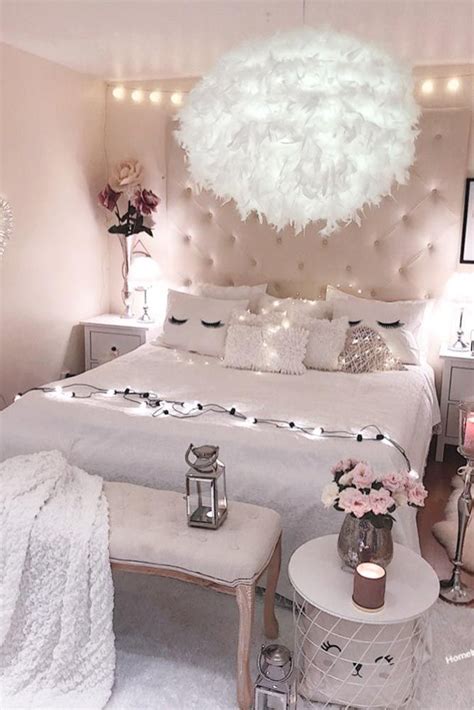 Medium bedroom young womens ideas for small rooms gray. 24 Wall Decor Ideas for Girls' Rooms | Bedroom decor, Room ...