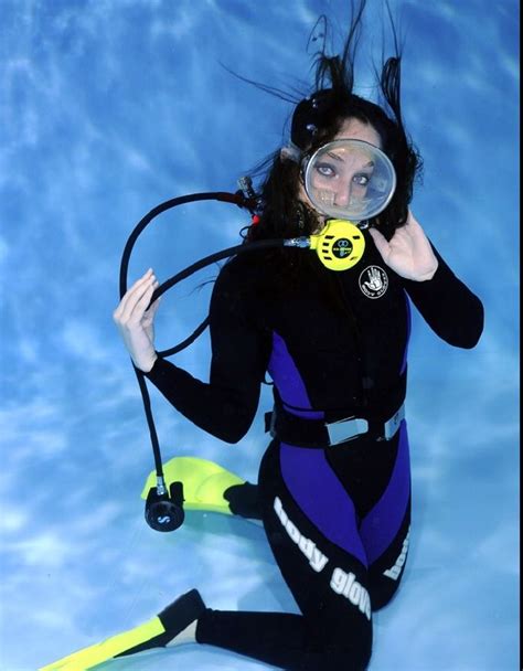 Pin By Magnum 1 On Women In Wetsuits And Scuba Gear Scuba Girl
