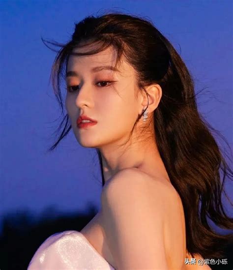 The Sexy And Glamorous Qiao Xin Is So Beautiful That It Makes Peoples