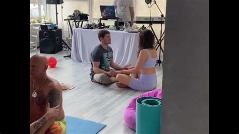 Тантра йога мы вглядываемся в глаза партнера так глубоко как только возможно Youtube