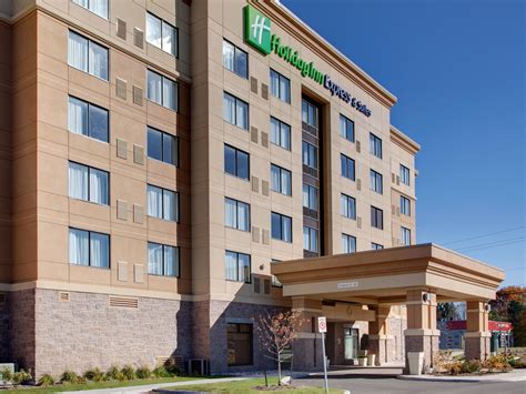 Holiday Inn Express And Suites Ottawa West Nepean Ottawa Canada