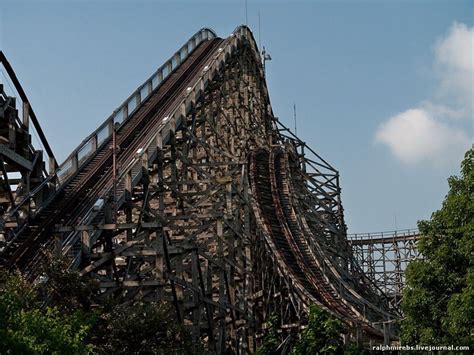 Massive Wooden Rollercoaster In Abandoned Japanese Amusement Park