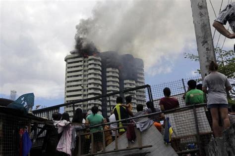 Huge Fire Engulfs Condominium Building In Manila The Straits Times