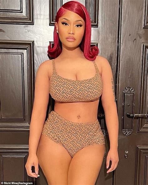 Nicki Minaj Poses Completely Naked For Sexy Photo Shoot Nude