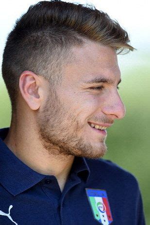 What is a clipper guard a clipper guard number is in fact nothing but the haircut number which is etched on the blades of the. Smooth soccer stud Ciro Immobile and his one-sided wave ...