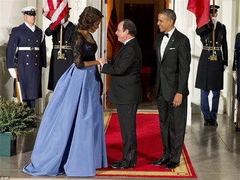 Cgt Photomichelle Obama Wears 12k Carolina Herrera Gown To White