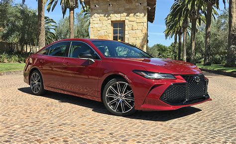 First Drive: The all-new 2019 Toyota Avalon makes a bold entrance into ...