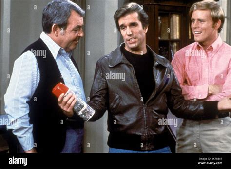 Henry Winkler Happy Days Ron Howard Hi Res Stock Photography And Images