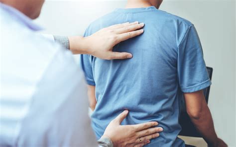 Chiropractor For Back Pain How They Can Help Spinecentral