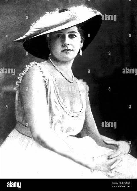 German Spy Mata Hari In 1917 Y2k World War I Y2k Fame Margaretha Geertruida Zelle Was Raised In