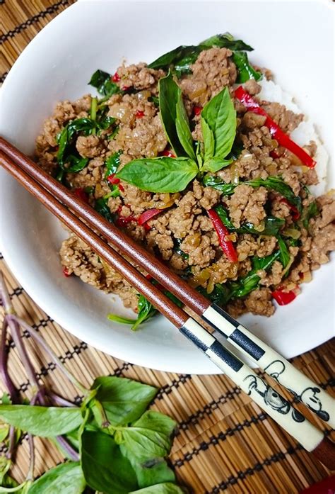 Your pad krapao stock images are ready. Thai-Hackfleisch mit Basilikum (Pad Krapao) - Knabberkult ...