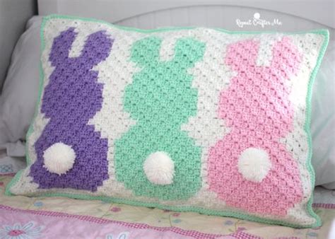 Download the printable pattern for a quick and adorable easter make easter bunny feet, easter bunny feet rabbit, easter bunny feet template kids. Crochet C2C Bunny Pillow Sham | C2c manta de ganchillo ...