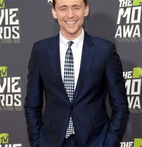 Tom hiddleston is a famous british actor who is best known for his acting role in the tragedy by william shakespeare 'othello' in 2008. Tom Hiddleston Body Measurements Height Weight Age Shoe ...