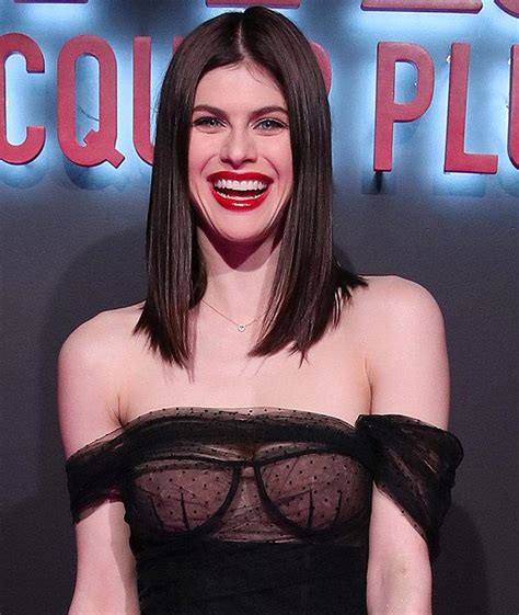 Alexandra Daddario Goes Braless And Shows Nude Tits