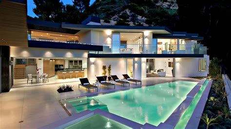 Sophisticated Contemporary Hollywood Hills Luxury Residence In Los