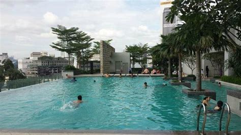 Hotel in kl that strategically located in the heart of bustling kuala lumpur between the entertainment hub of bukit bintang and colourful chinatown. Infinity pool - Picture of The Residences @ Swiss-Garden ...