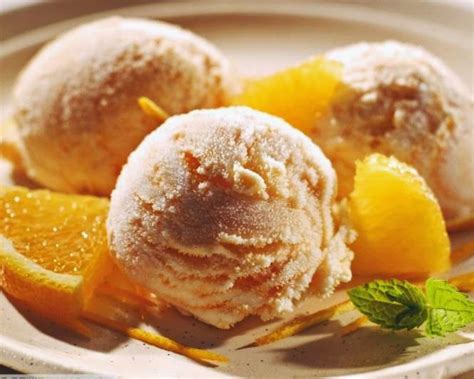 Es krim yang dibuat dengan metode sederhana ini hasilnya juga lembut dan tidak berkristal. Cara Membuat Es Krim Pisang Jeruk Yang Segar dan Enak