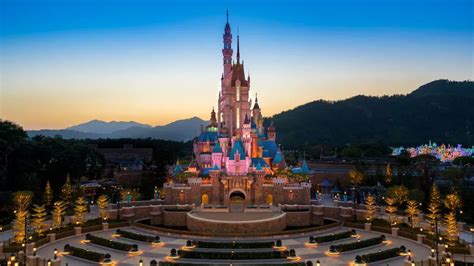 Photos A Comprehensive Look At Hong Kong Disneylands Castle Of