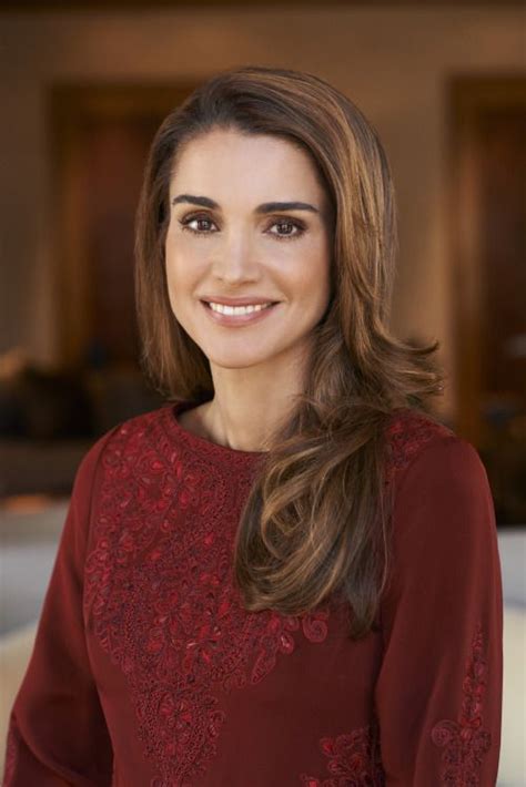 Official Portraits Of Queen Rania Al Abdullah Of Jordan In Hq Queen Rania Queen Royal Fashion