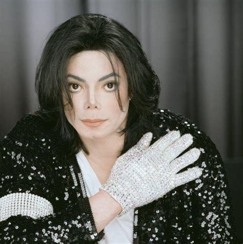 Michael Jacksons Famous White Glove Hits The Auction Block