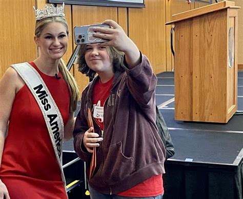 miss america grace stanke delivers gems conference keynote speech at uw parkside