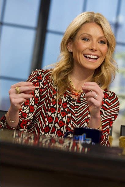 Reviews She Rote New Host With Kelly Ripa