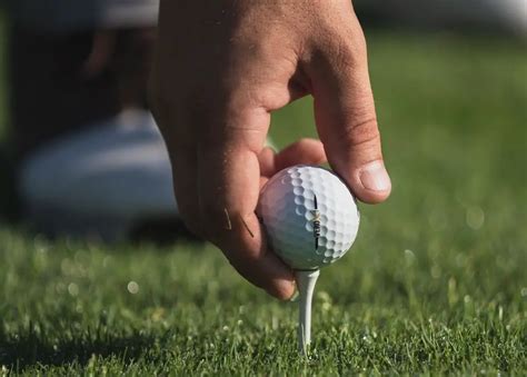 Reasons Behind Pro Golfers Using Alignment Lines On Their Golf Balls