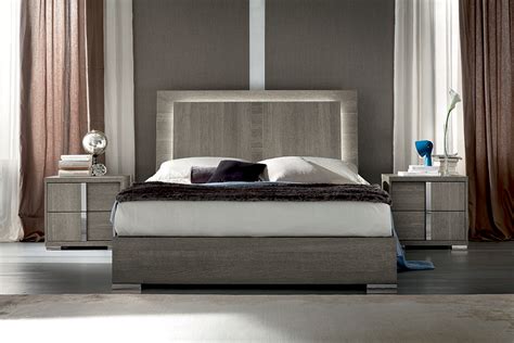 These modern bedroom furniture pieces are flexible and durable. Canal Furniture | Modern Furniture | Contemporary ...