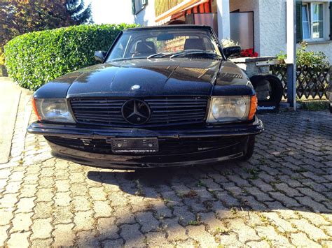 The still unbeaten record production figure of 237,287 vehicles impressively demonstrates the special popularity of this series. Mercedes-Benz R107 SL500 AMG | BENZTUNING