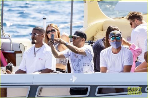 Leonardo Dicaprio Jamie Foxx Spend The Day Together On Vacation In Italy Photo