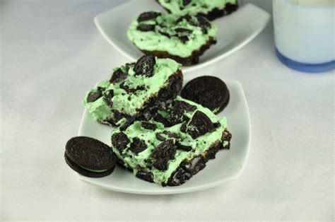 The mint fudge used with these oreo cookies made them taste like nabisco stole the recipe for thin mints, because they taste surprisingly similar. Triple Layer Fudge Mint Oreo Brownies | Wishes and Dishes