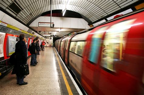 Top 7 Tips For Travelling On The London Underground The Traveloid