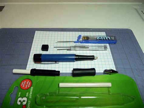 2 hb lead that resists breaking and promotes smooth writing. Staples 1.3 mm mechanical pencil disassembled - a photo on ...