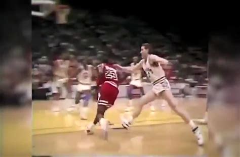 Shooting guard and small forward ▪ shoots: Michael Jordan's top 50 plays of all time.