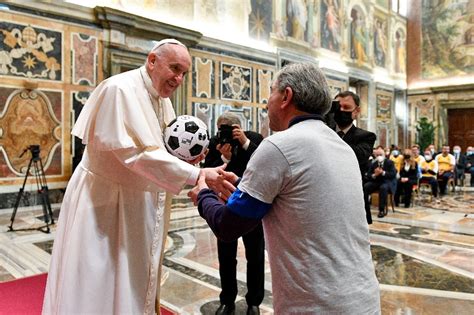 Pope Meets Team Francis Before Charity Football Match Abs Cbn News