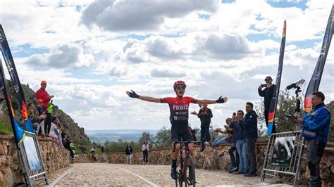 Vuelta A Extremadura Alejandro Luna Reina En El Alto De La Fuente De