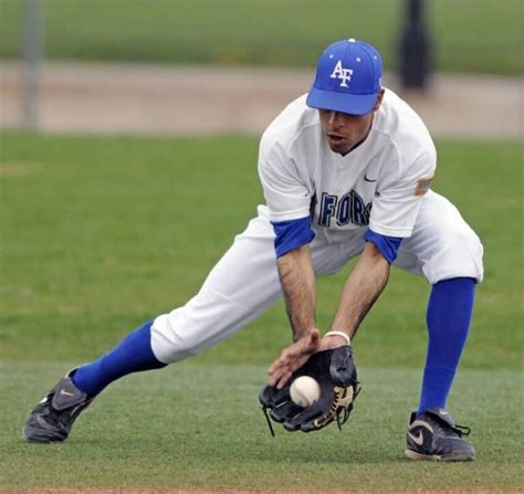 What Is A Fielders Choice In Baseball A Complete Guide Coaching Kidz