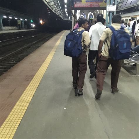 Vikhroli Railway Station Powai Mumbai Mahārāshtra