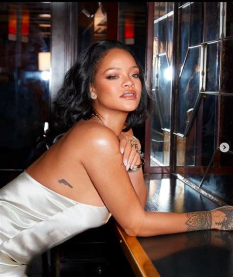 Rihanna Reportedly Inks 32 Million Deal Wlive Nation To Perform Her Forthcoming New Albums On