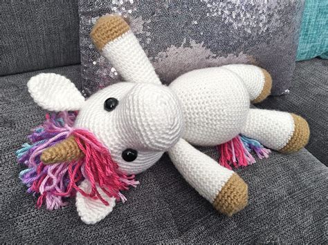 See more ideas about crochet amigurumi, crochet, crochet dolls. Gratis Amigurumi haakpatroon - Jazzy de Eenhoorn | Een ...