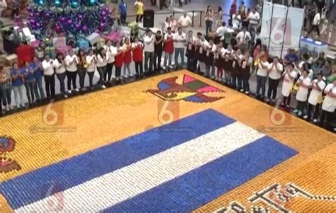 el mosaico de cupcakes más grande del mundo se habla indexiano
