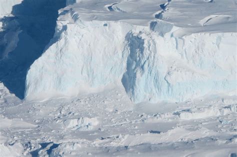 Scientists Make Alarming Discovery Under Antarcticas ‘doomsday Glacier